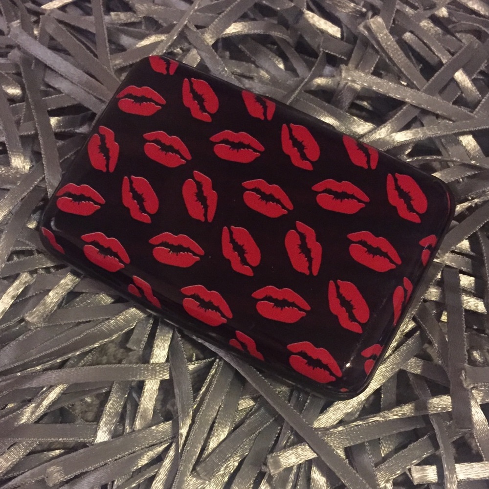⛔️SOLD⛔️ 💋 Lips Business Card Case! 💋